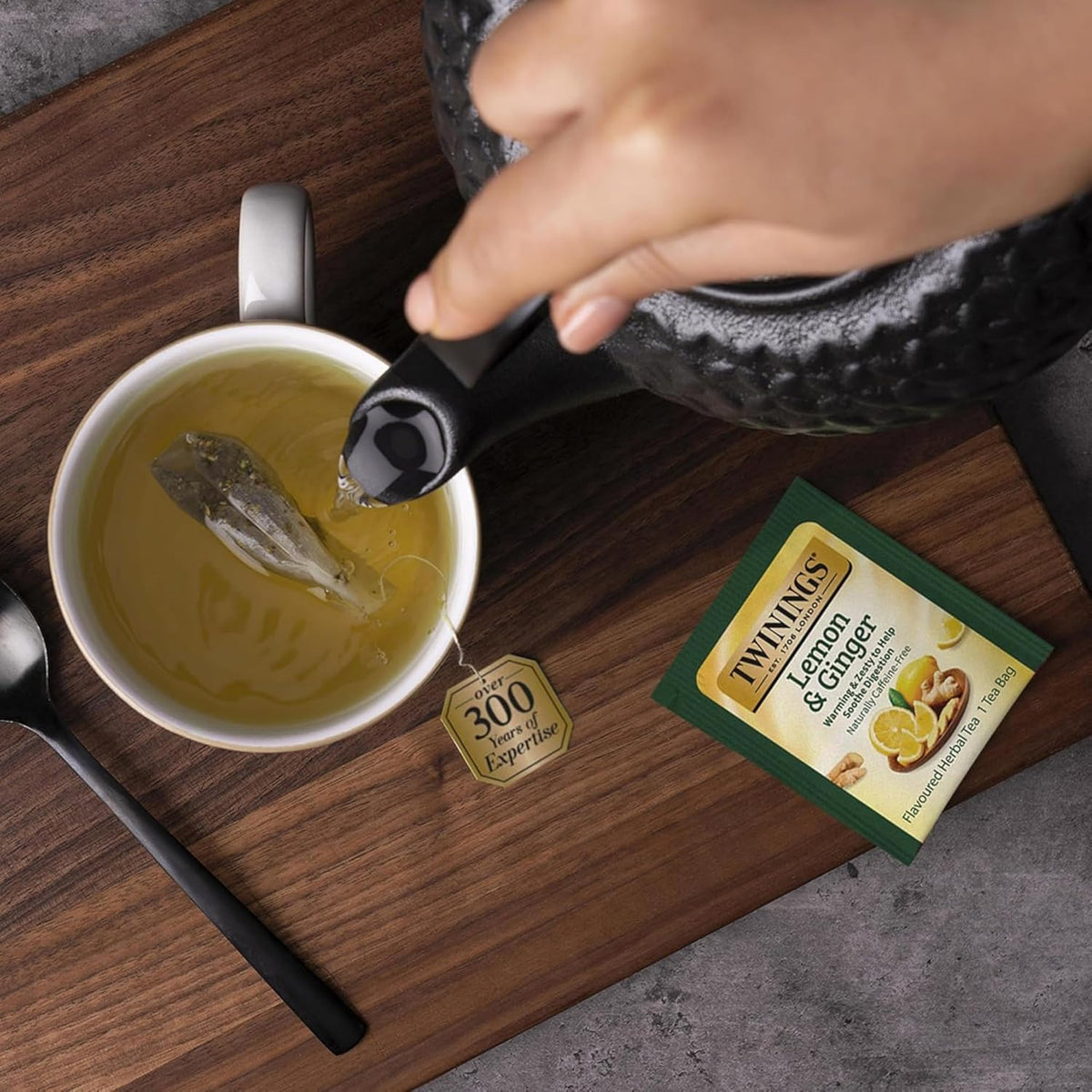 Twinings Herbal and Green Tea Bag Sampler, Assortment Variety Pack (20 Count) 20 Different Flavours for Tea Lovers: Her, Him, Women, Men, Couples, Family, Friends, Coworkers