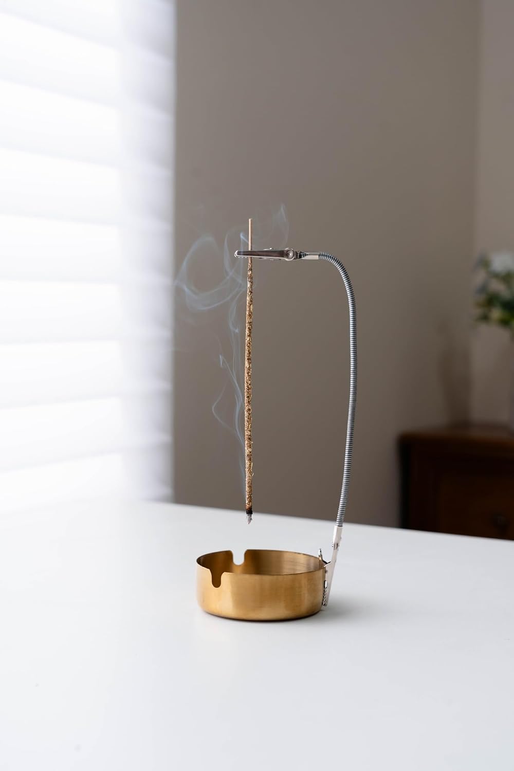 Modern Incense Holder with Flexible Metal Stand, Silver Ash Collector Base, Minimalist Design for Home Meditation and Aromatherapy. (Black + Clip)