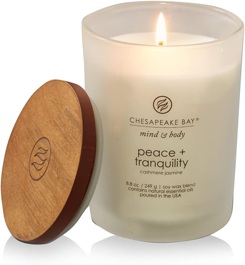 Chesapeake Bay Candle Scented Candle Serenity + Calm (Lavender Thyme) Coffee Table Home Décor