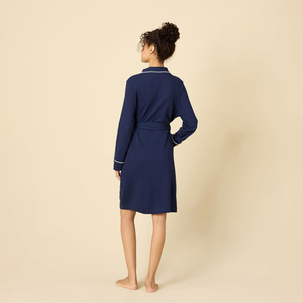 Amazon Essentials Women's Lightweight Cotton Waffle Mid-Length Bathrobe (Available in Plus Size)