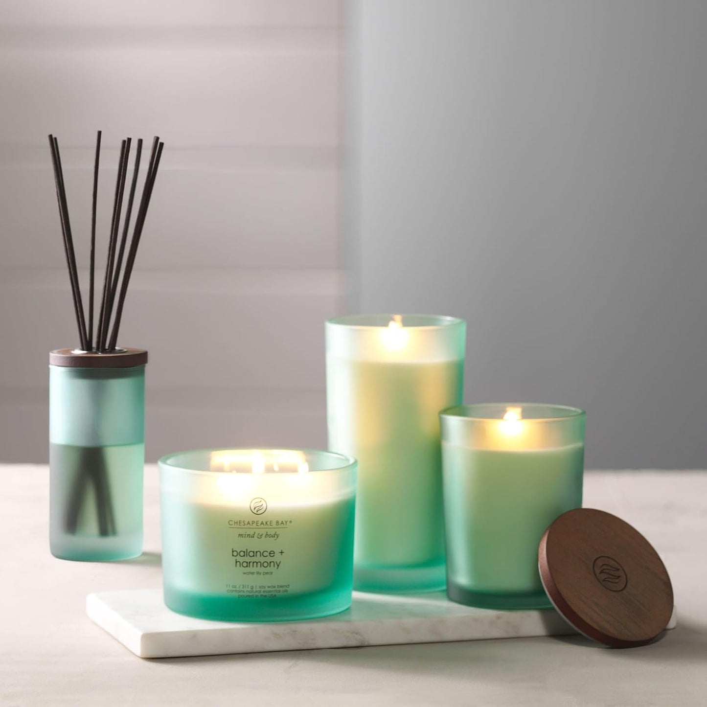 Chesapeake Bay Candle Scented Candle Serenity + Calm (Lavender Thyme) Coffee Table Home Décor