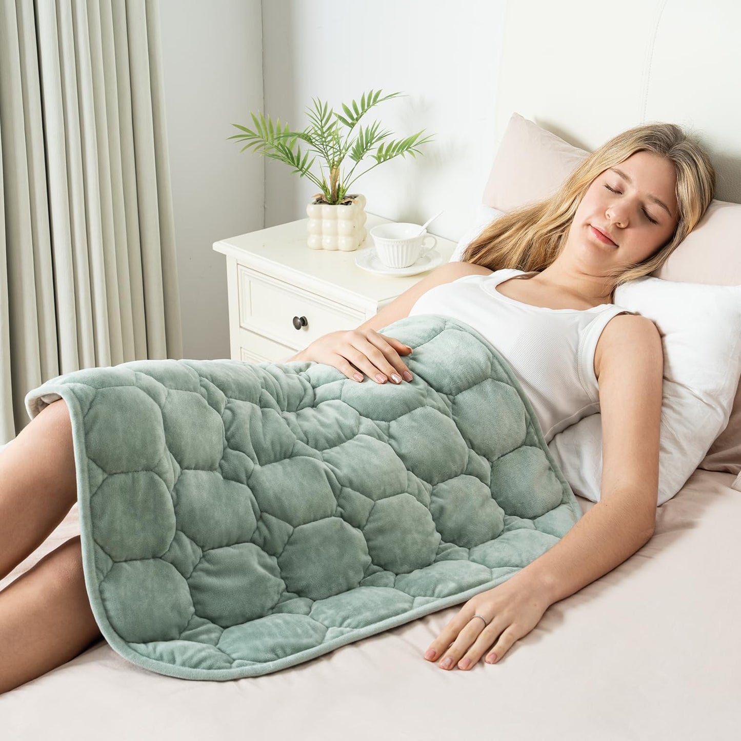 Wemore Weighted Lap Blanket 7lbs for Adults, Small Weighted Blanket Throw for Travel, Soft Weighted Lap Pad for Relaxation, Calming, Napping and Sleeping, Machine Washable, Light Grey 29" x 24"