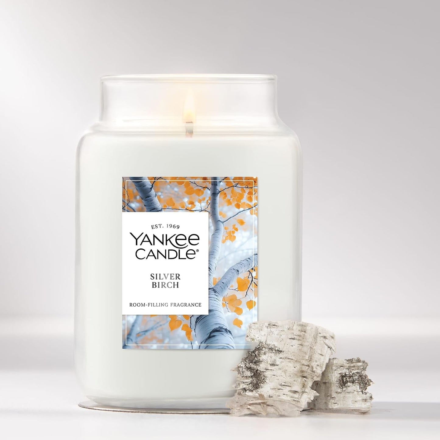 Yankee Candle Mid Summer's Night, Scented Candle, 22oz Large Jar with up to 150 Hour Burn, Giftable