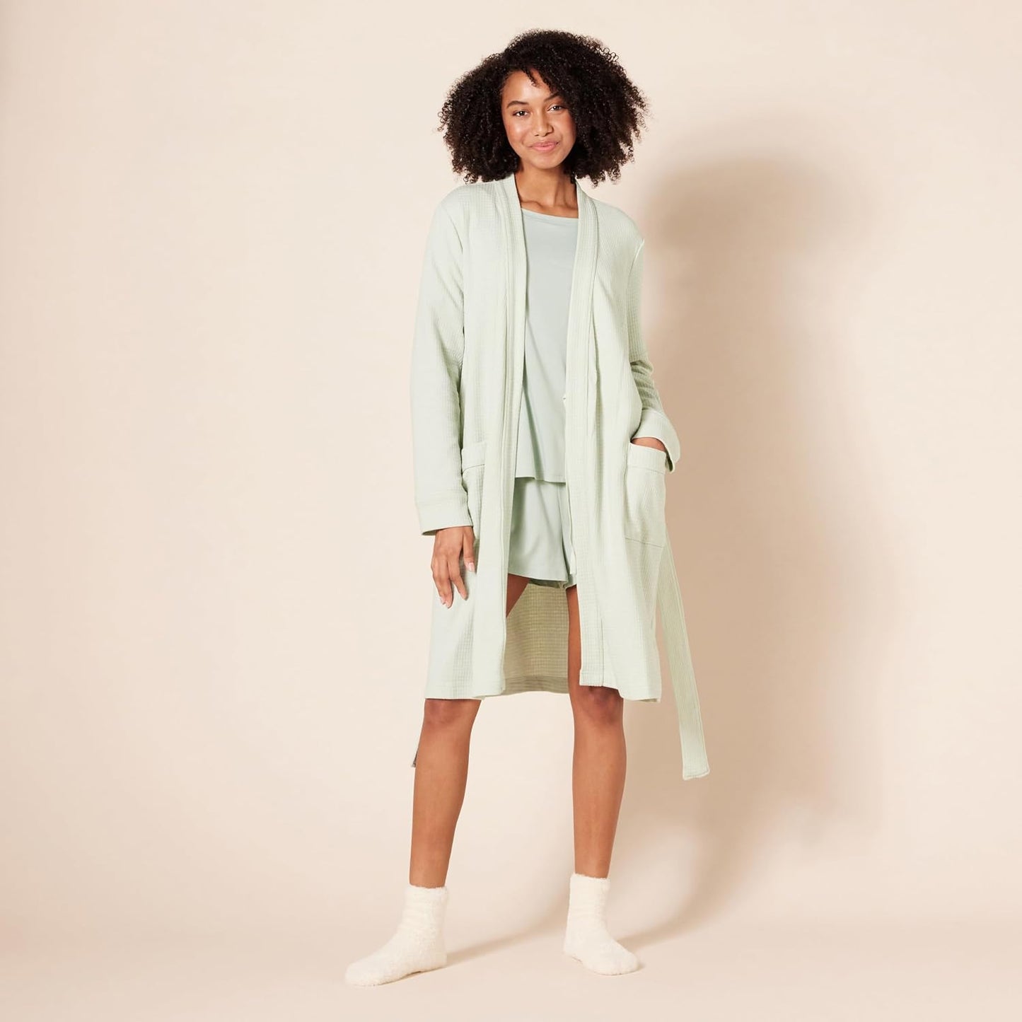Amazon Essentials Women's Lightweight Cotton Blend Waffle Mid-Length Bathrobe, Breathable Loungewear (Available in Plus Size)
