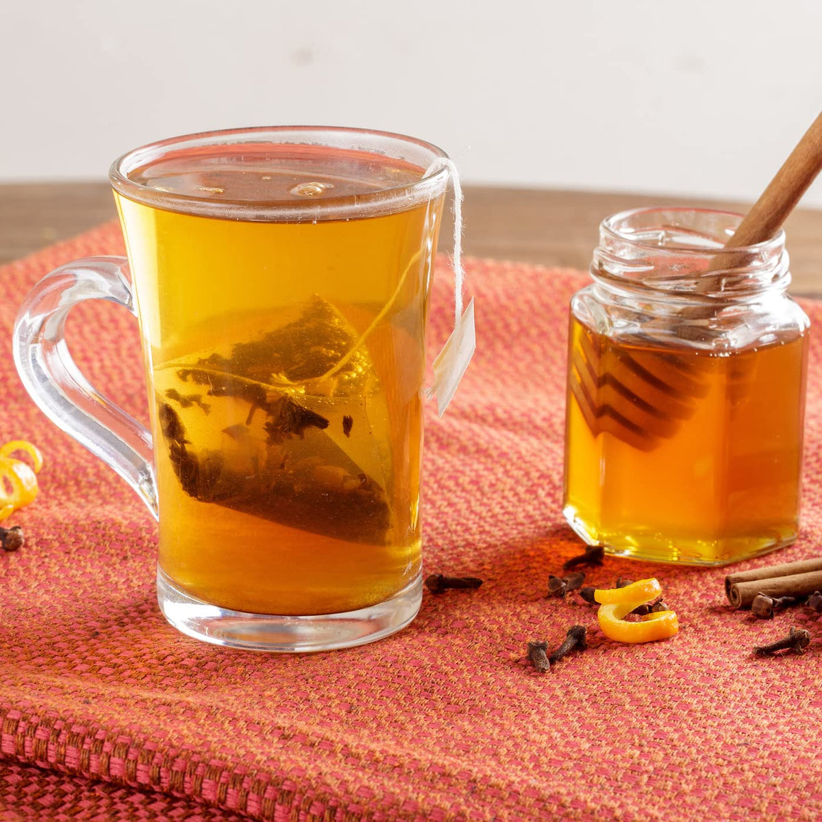 Harney & Sons Hot Cinnamon Spice Tea - 30 Tea Sachets Bundle (Pack of 2) - Black Tea with Oranges & Sweet Cloves