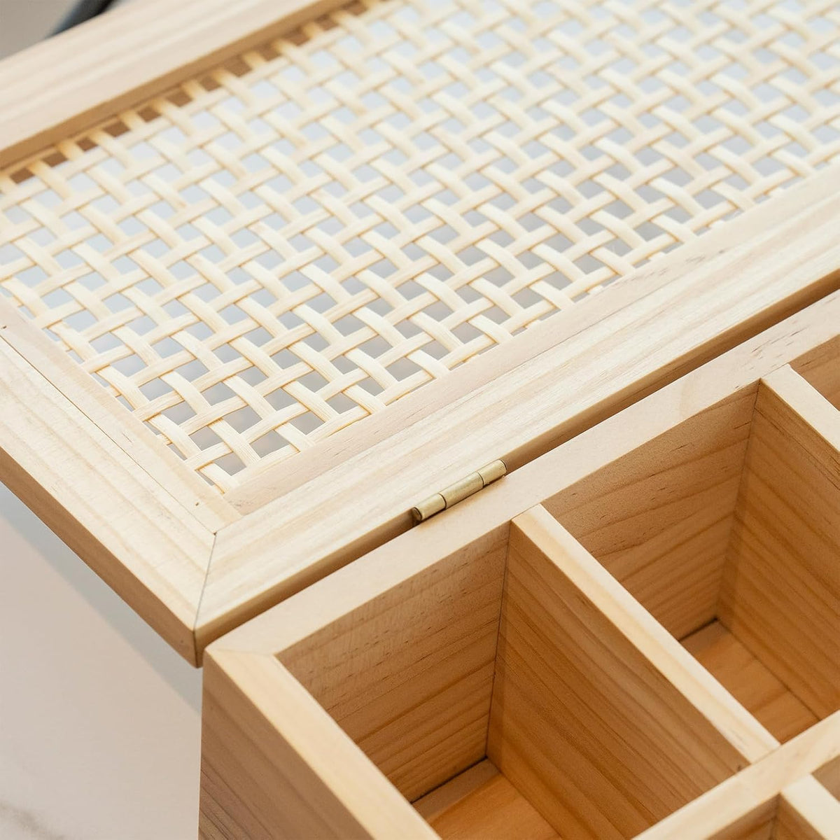 JJSQ Wooden Tea Bag Organizer Box with Lid, 8 Compartment Tea Storage Chest, Tea Caddy Holder Organizer for Countertop, Tea Station and Tea Accessories (Natural)