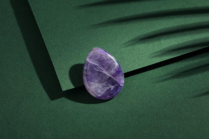 YATOJUZI Thumb Worry Stones for Anxiety Stress Relief Items Healing Crystals Natural Amethyst Rose Quartz Crystal Palm Pocket Stone Gemstones Meditation Reiki Spiritual Gifts for Women Men 2PCS