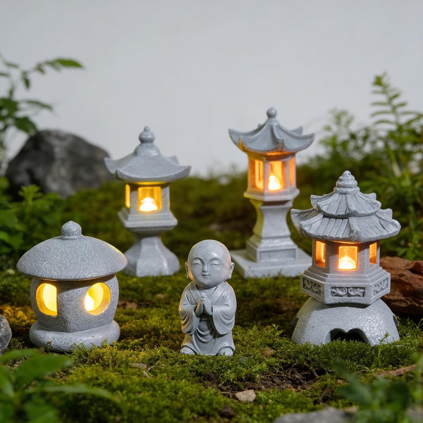 Exasinine Mini Pagoda Garden Statue, Japanese Style Pagoda Lantern Figurines Japanese Garden Decor for Zen Garden, Aquarium Landscape, Micro Yard & Meditation Space Decoration
