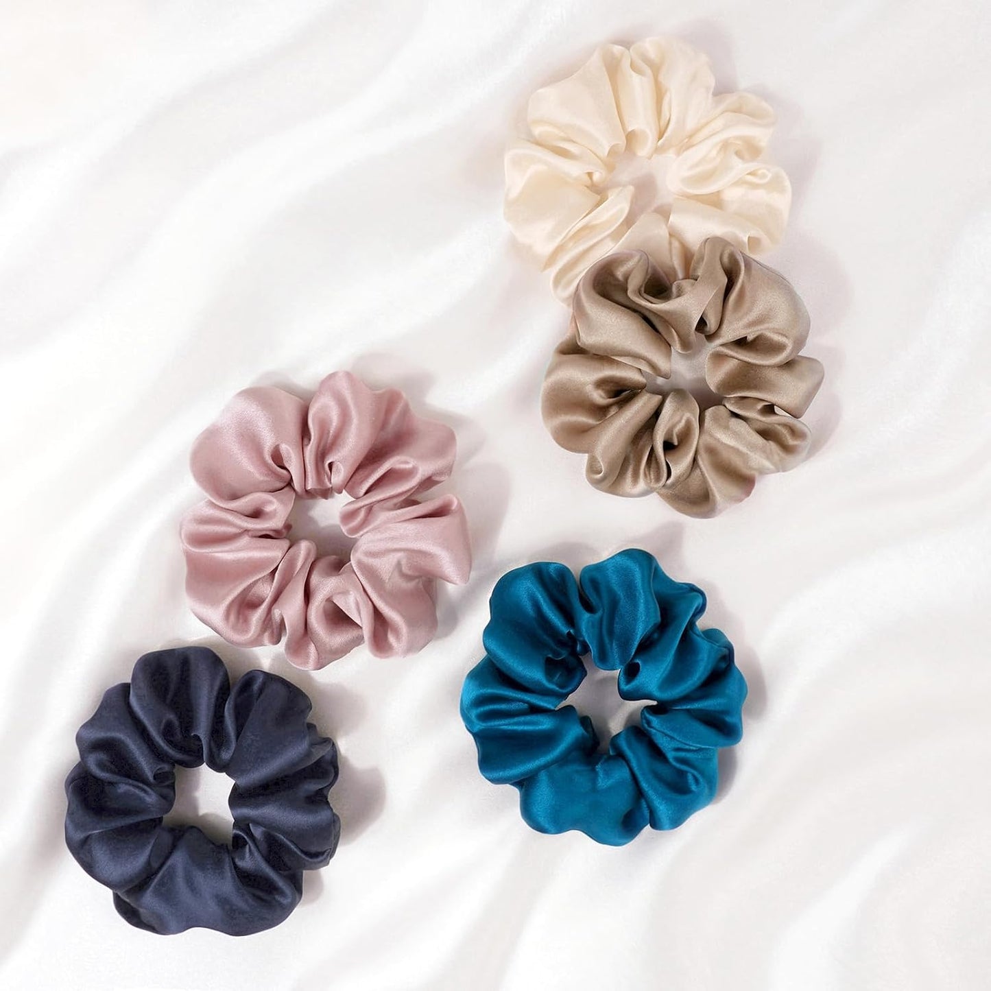 Zenssia Silk Scrunchies for Hair, Mulberry Silk Hair Ties for Women and Girls, No Damage Elastic Ponytail Holders（Black, 3 Pack）