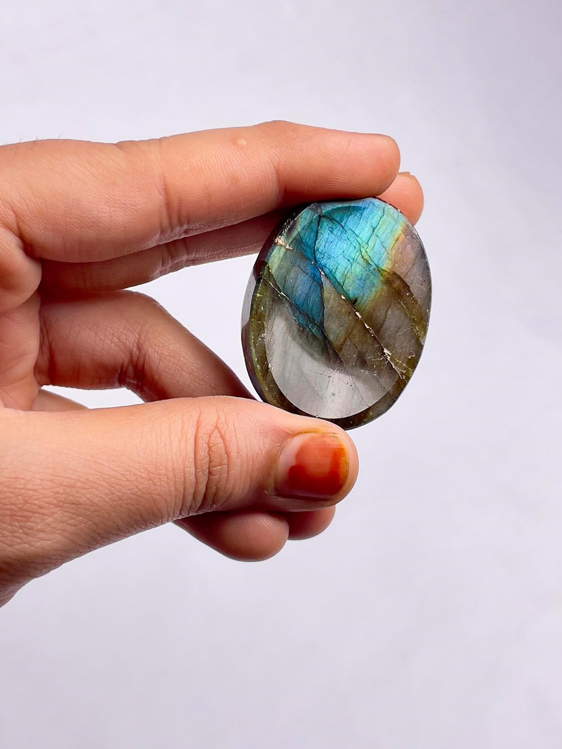 Natural Polished Thumb Palm Crystal for Meditation, Labradorite Worry Stone for Stress Relief, Anxiety Support & Pocket Reiki Healing