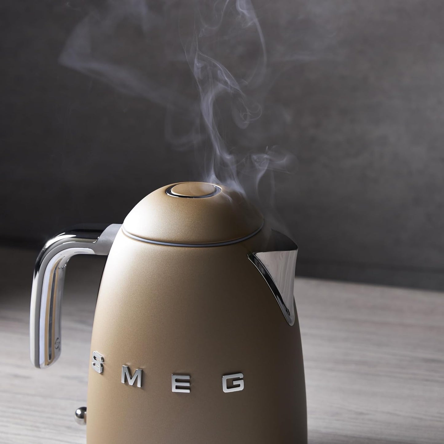 SMEG KLF03 Electric Kettle 1.7L (7 Cup), Retro Hot Water Boiler for Tea & Coffee, Fast Boiling, Auto Shut-Off, Soft Open Lid, 360° Swivel Base Countertop Kettle – Matte Champagne