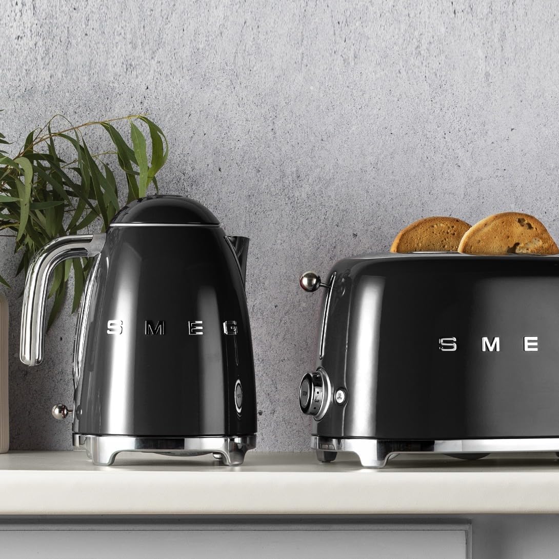 SMEG KLF03 Electric Kettle 1.7L (7 Cup), Retro Hot Water Boiler for Tea & Coffee, Fast Boiling, Auto Shut-Off, Soft Open Lid, 360° Swivel Base Countertop Kettle – Matte Champagne