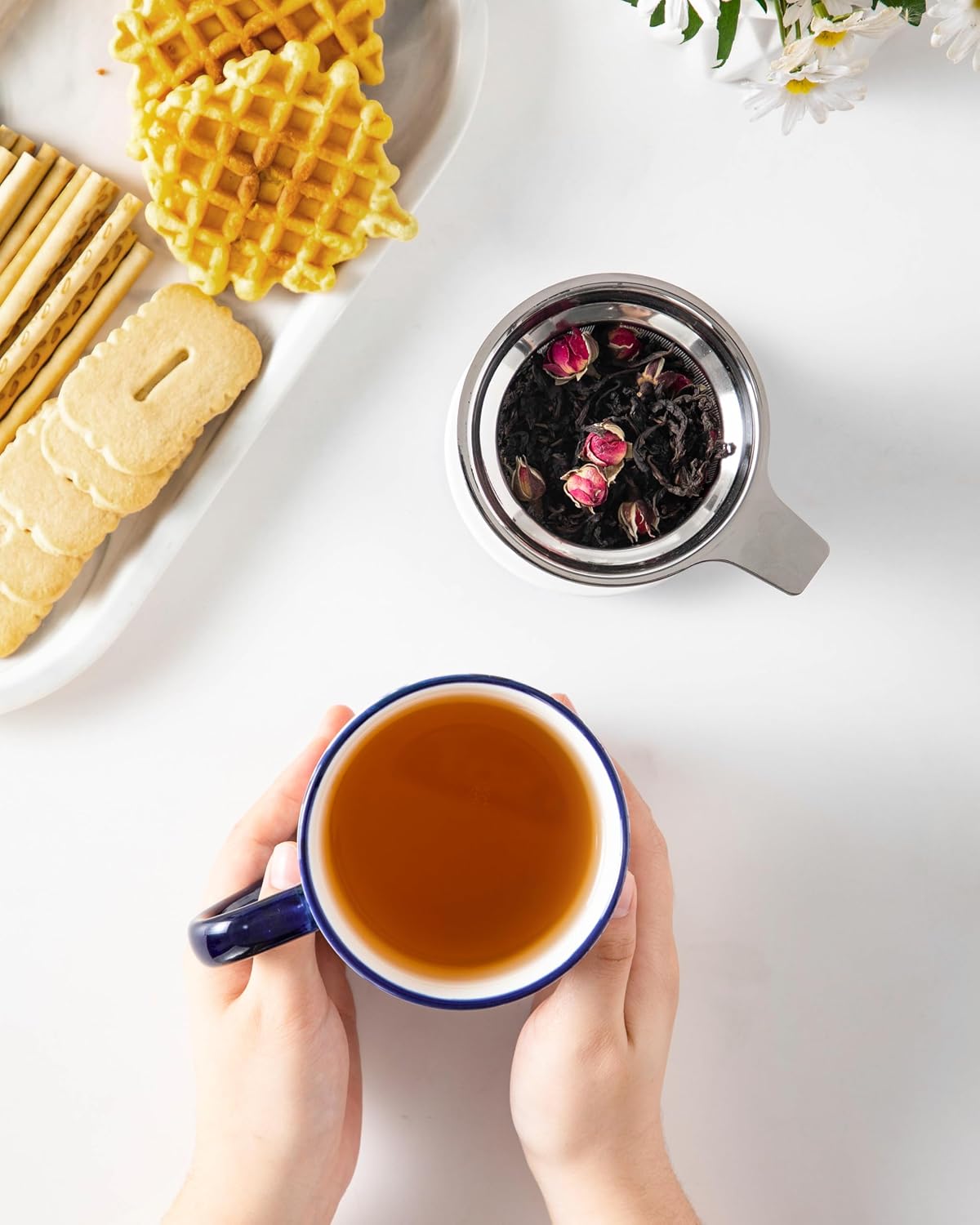 vancasso SELENE Porcelain Tea Mug, 18 oz Porcelain Tea Cup with Infuser and Lid Steeps Loose Leaf Tea, Microwave & Dishwasher Safe, Blossom Cluster