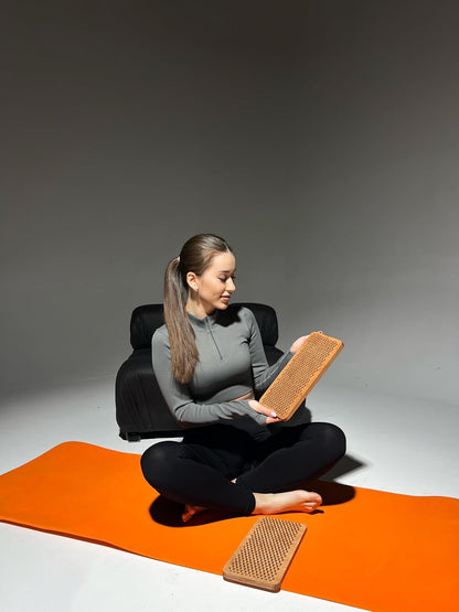 Sadhu board, Wooden Yoga Board for Acupressure and Meditation with Nails for Deep Tissue Massage, Acupuncture Massage, Nails Distance 0.39 In (10 mm)