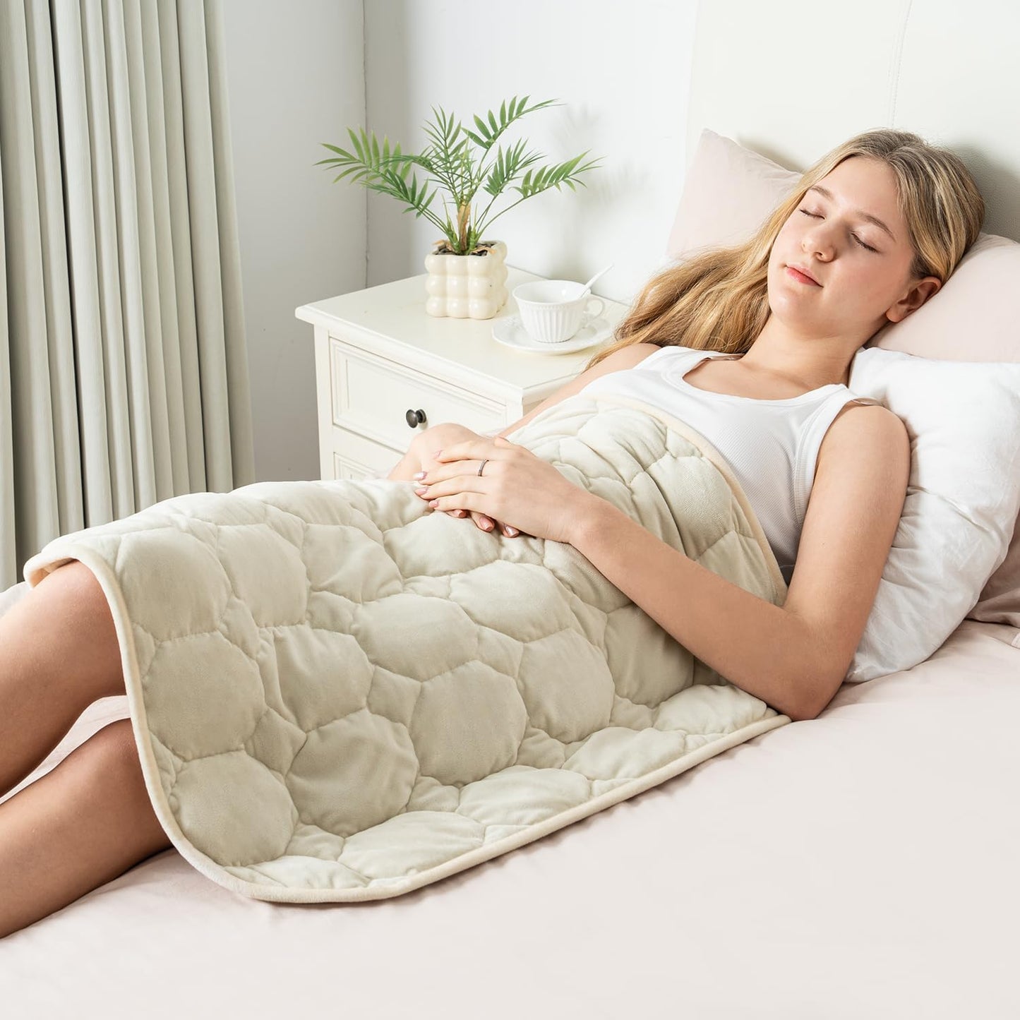 Wemore Weighted Lap Blanket 7lbs for Adults, Small Weighted Blanket Throw for Travel, Soft Weighted Lap Pad for Relaxation, Calming, Napping and Sleeping, Machine Washable, Light Grey 29" x 24"