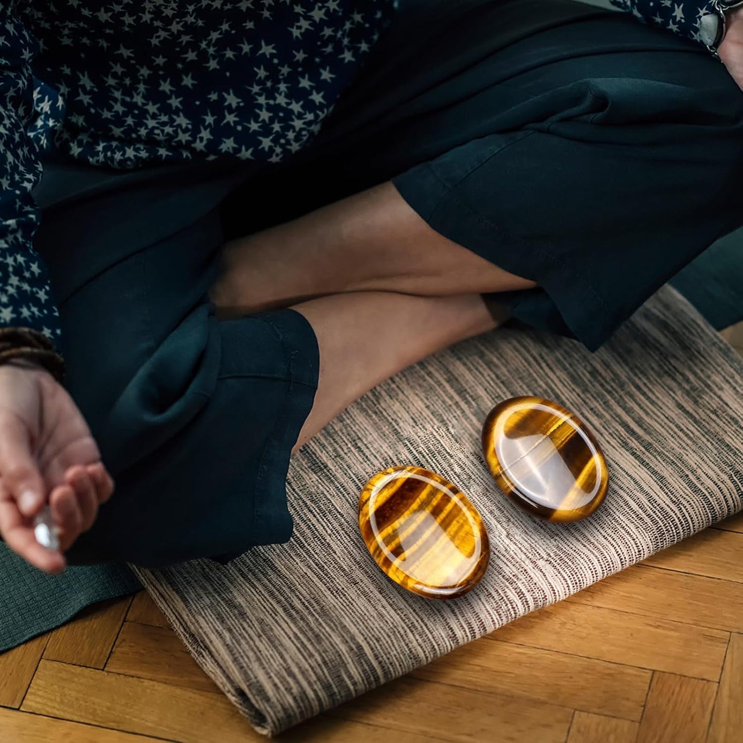 Artistone Moss Agate Crystal Chakra Thumb Worry Stone Teardrop Reiki Healing Stone Pocket Palm Stones for Anxiety Stress Relief Meditation Therapy Geometry Home Decor
