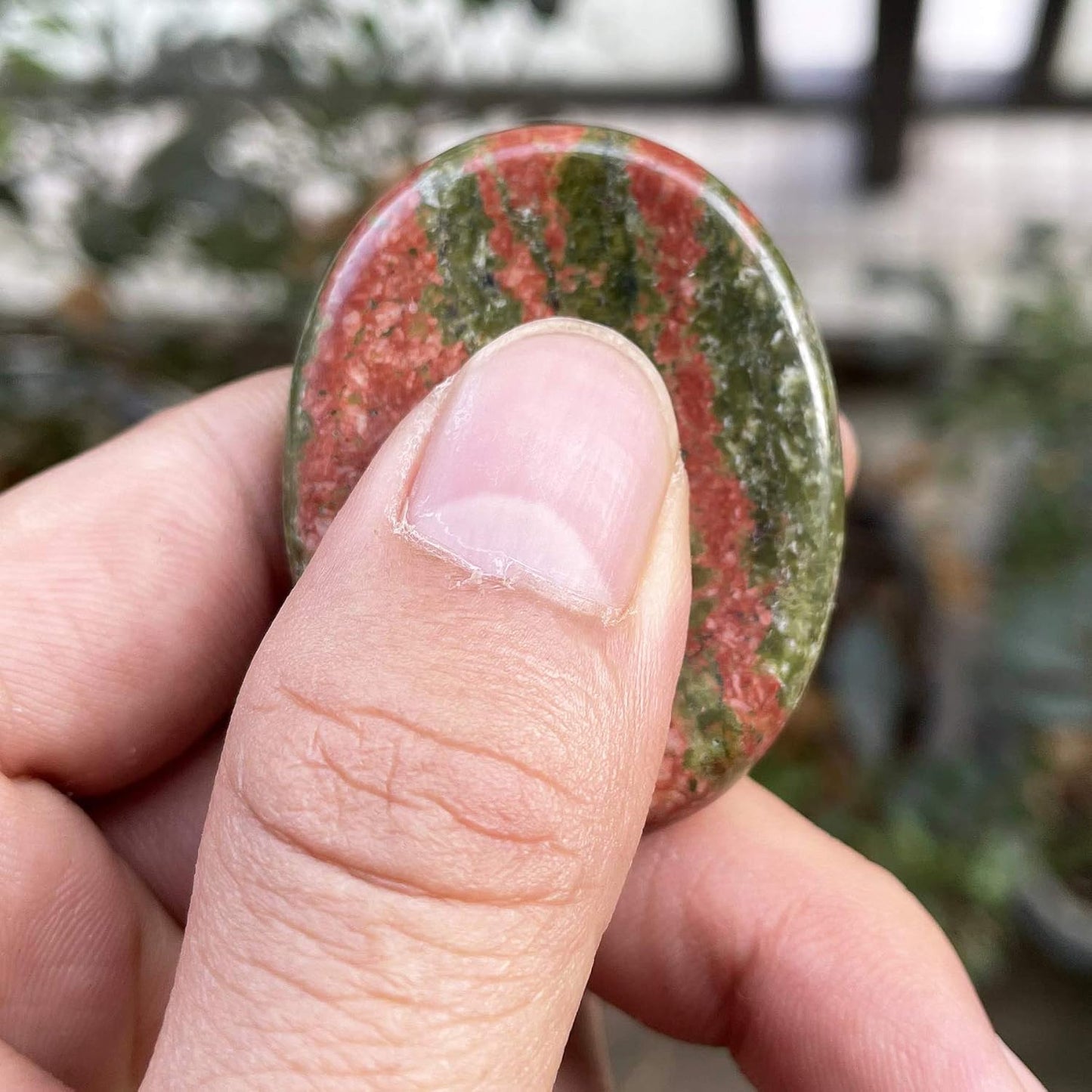 Fekuar Natural Moonstone Crystal Thumb Worry Stone, Hand Carved Healing Crystal Teardrop Pocket Worry Stones for Anxiety Stress Relief Meditation