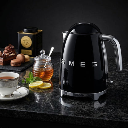 SMEG KLF03 Electric Kettle 1.7L (7 Cup), Retro Hot Water Boiler for Tea & Coffee, Fast Boiling, Auto Shut-Off, Soft Open Lid, 360° Swivel Base Countertop Kettle – Matte Champagne