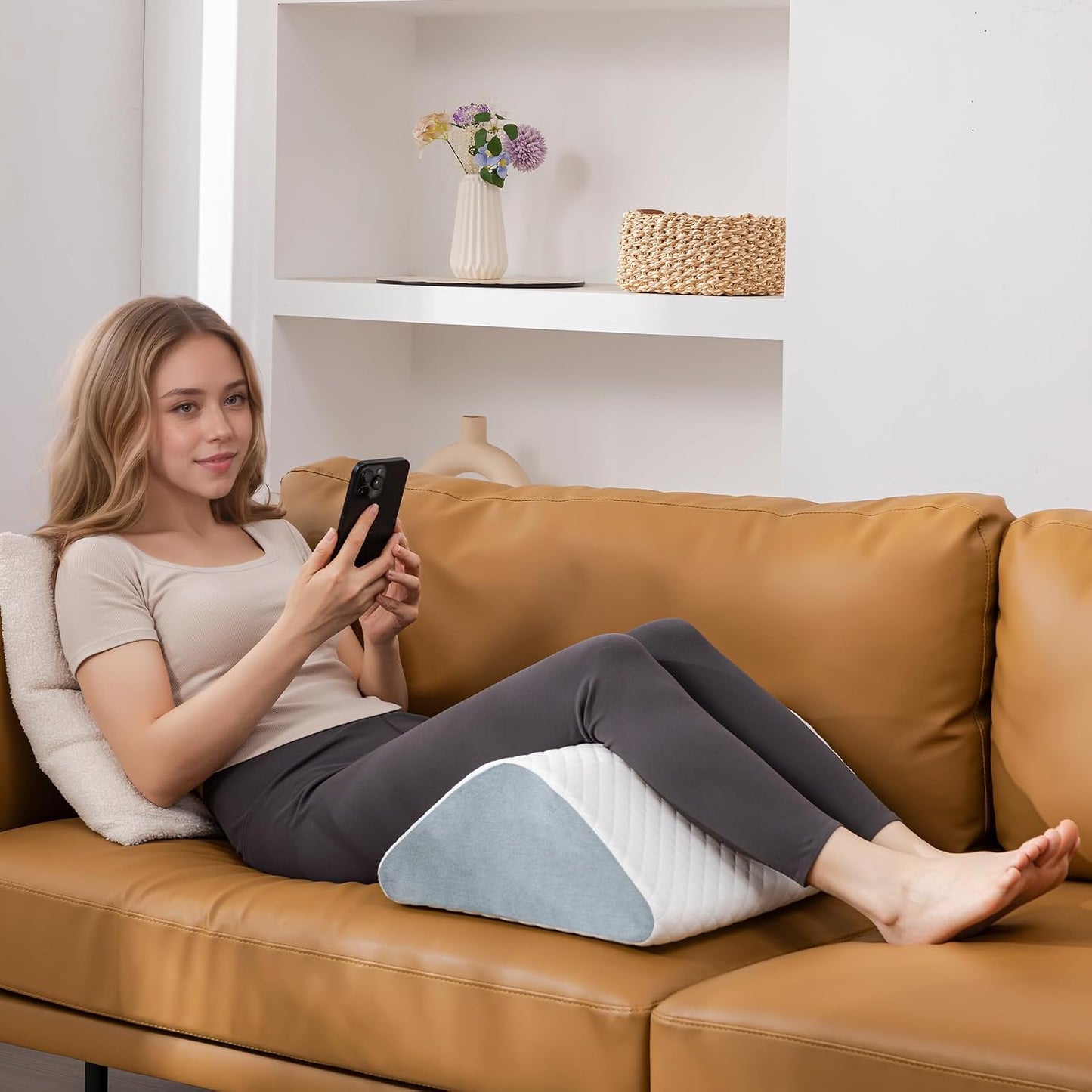 Knee Wedge Pillow for Post-Surgery Recovery-Leg Elevation Support for Sleep Position, Alleviating Lower Back & Hip Pain Enhancing Circulation in Ankles Legs Triangle Pillow with Removable Cover