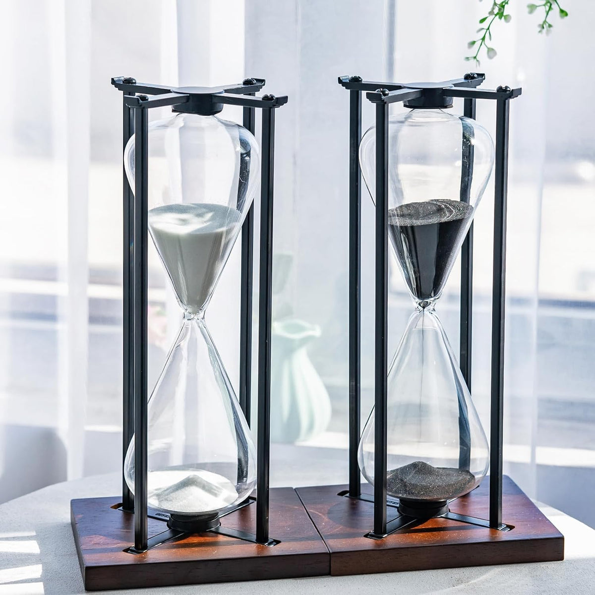 Large Black Iron Craft Hourglass Timer 60 Minutes,Modern Hour Glass Timers Gift for Men & Women, Sand Timer for Kitchen Home Office Desk Deco (Black)