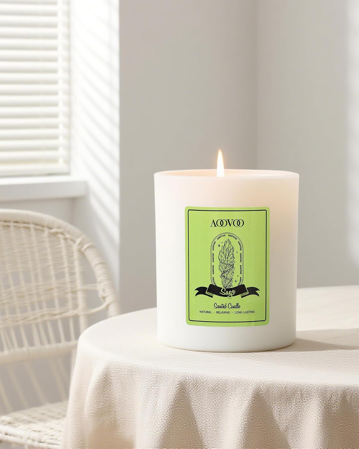 AOOVOO Lavender Scented Candles for Women - Aromatherapy Candle with Crystals Inside, 10oz Soy Candles for Home Scented, Birthday Gifts Mothers Day Candle for Women Mom