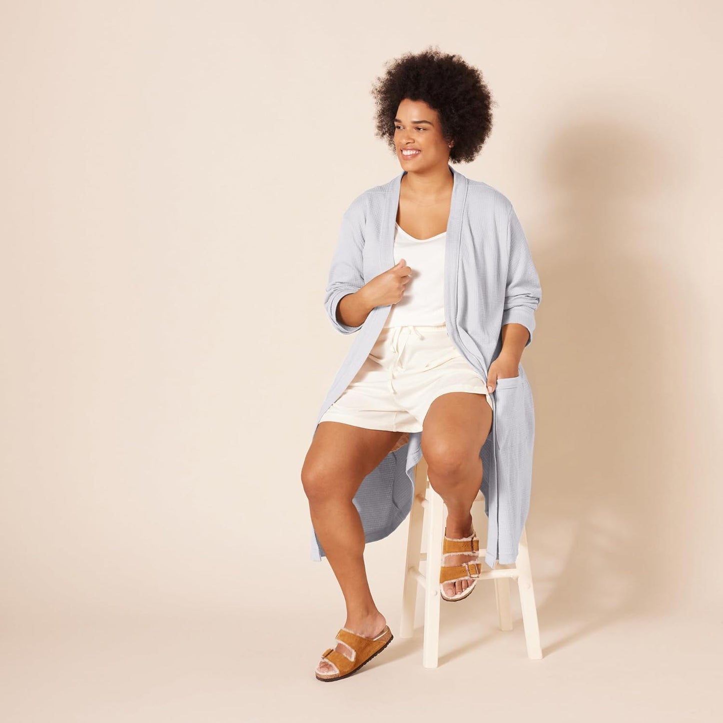 Amazon Essentials Women's Lightweight Cotton Blend Waffle Mid-Length Bathrobe, Breathable Loungewear (Available in Plus Size)