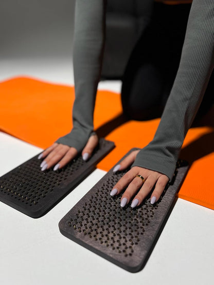 Sadhu board, Wooden Yoga Board for Acupressure and Meditation with Nails for Deep Tissue Massage, Acupuncture Massage, Nails Distance 0.39 In (10 mm)