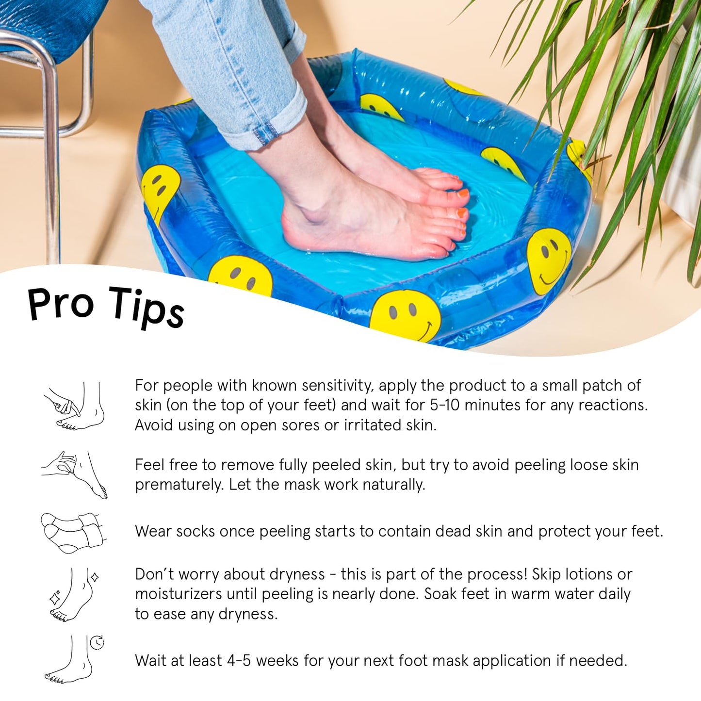 grace & stella Award-Winning Foot Peel Mask - Foot Peeling Mask with Aloe Vera - Moisturizing Foot Mask for Dry Cracked Feet - Foot Exfoliator for Baby Soft Feet (4 Pairs, Lavender)