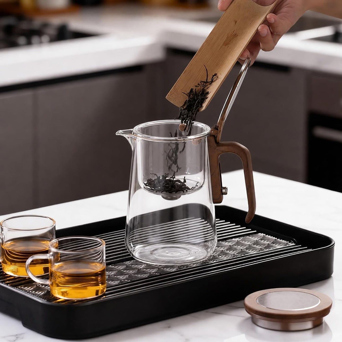 Enchanted Tea Pot, Magic Tea Pot for Loose Leaf Tea Steeper, Heat Resistant Borosilicate Glass Teapot with Tea Infuser, Ideal Gift for Tea Lovers - 20 oz (600 ml)