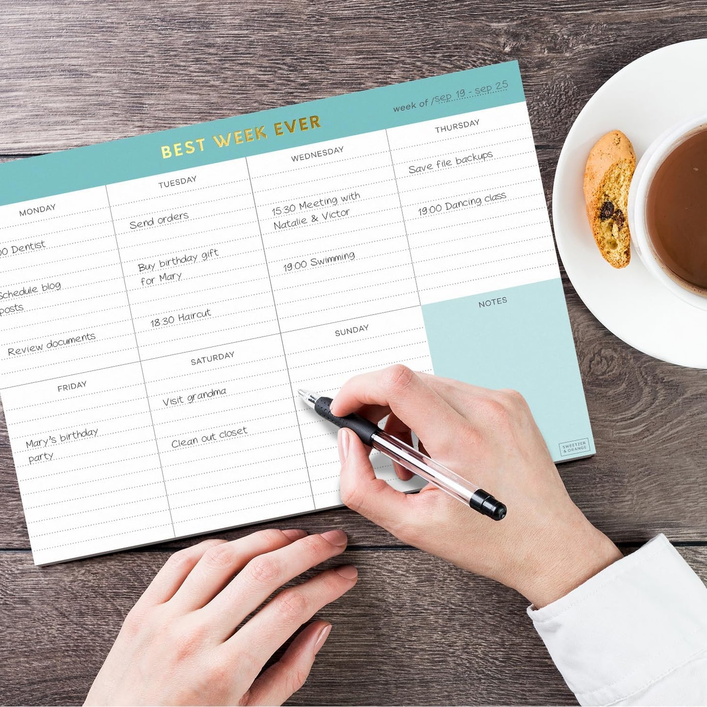 Sweetzer & Orange Weekly To Do List Pad. Gold Foil 7 days Planner with Daily Roadmap Agenda Squares. 7x10” Day Workbook 2026 - Student Blueprint, Work Manual, and Checklist Note Pad