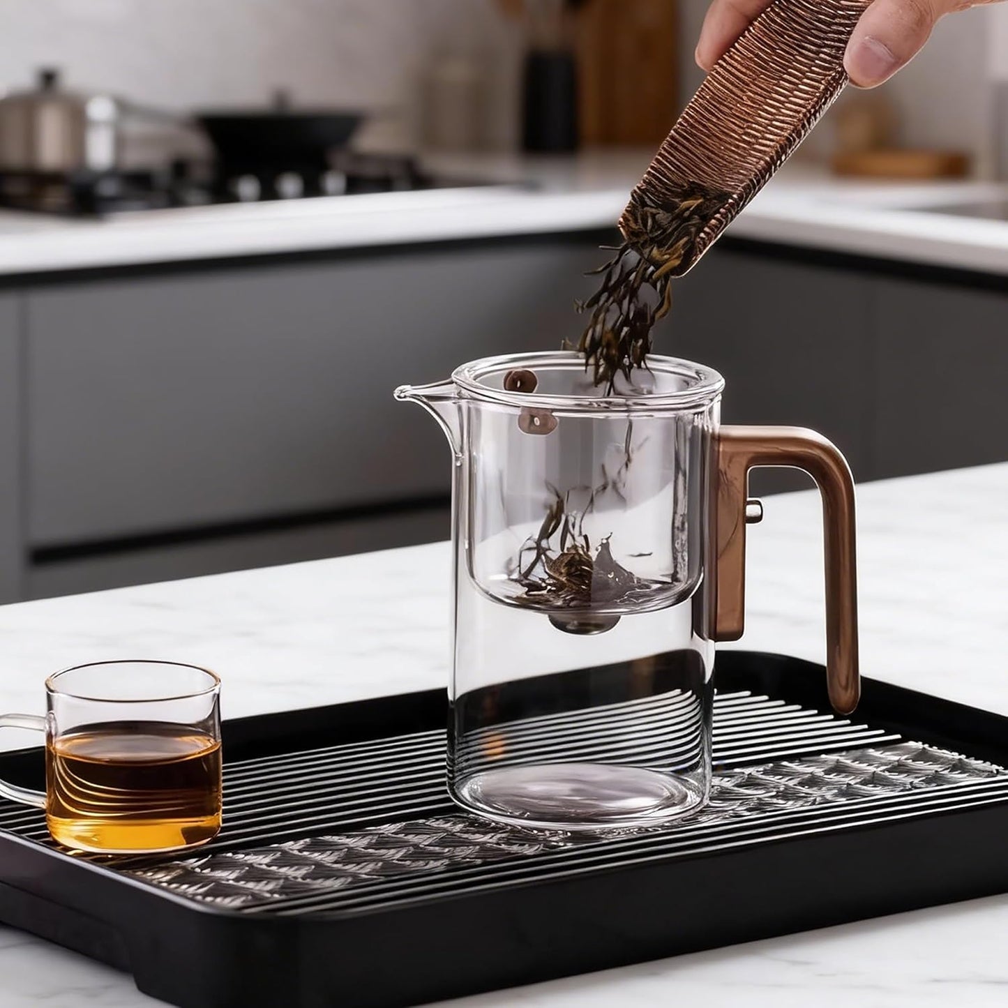 Enchanted Tea Pot, Magic Tea Pot for Loose Leaf Tea Steeper, Heat Resistant Borosilicate Glass Teapot with Tea Infuser, Ideal Gift for Tea Lovers - 20 oz (600 ml)