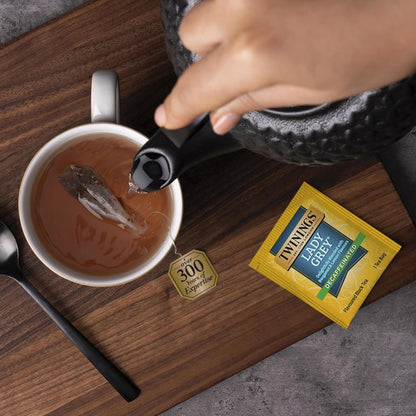 Twinings Tea Bag Sampler Assortment in Giftable Box, Variety Pack (22 Count), 22 Unique Flavours for Tea Lovers: Women, Men, Couples, Family, Friends, Coworkers