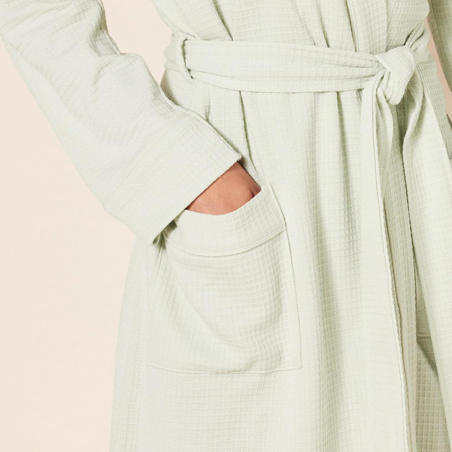 Amazon Essentials Women's Lightweight Cotton Blend Waffle Mid-Length Bathrobe, Breathable Loungewear (Available in Plus Size)