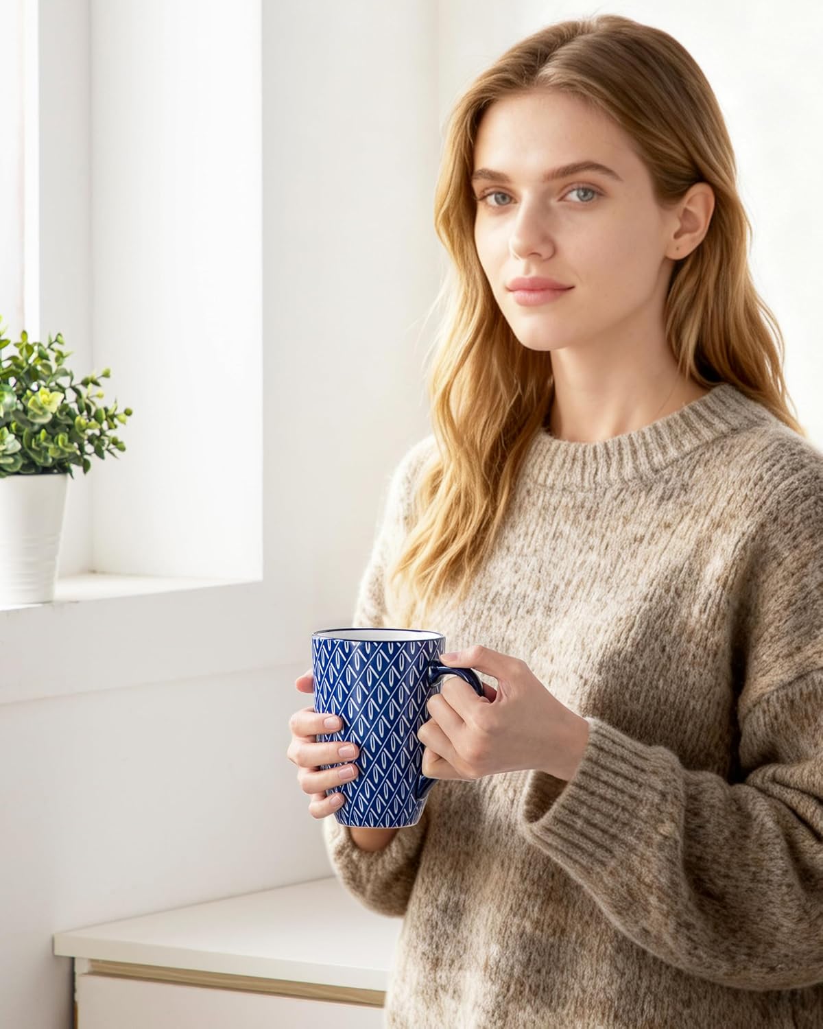 vancasso SELENE Porcelain Tea Mug, 18 oz Porcelain Tea Cup with Infuser and Lid Steeps Loose Leaf Tea, Microwave & Dishwasher Safe, Blossom Cluster