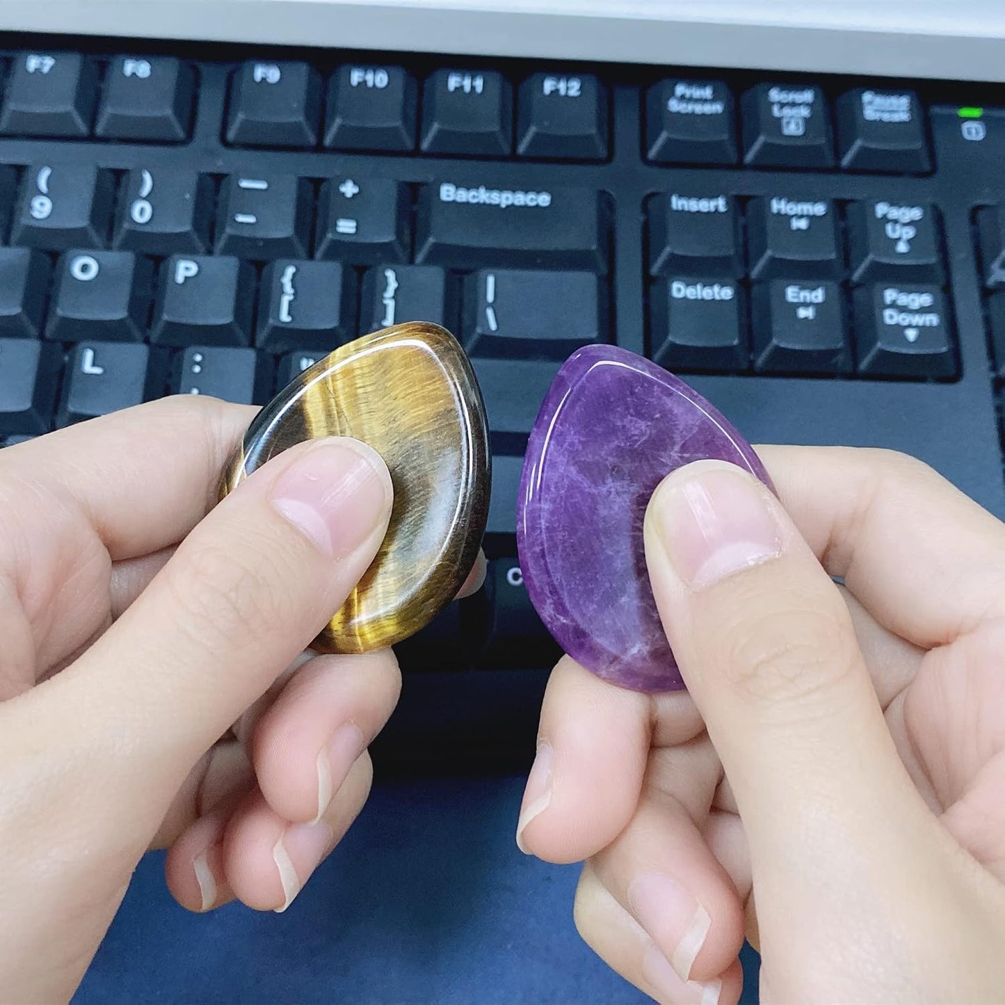 2PCS Worry Stone for Anxiety Tigers Eye Amethyst Healing Crystals Hand Thumb Stones Pocket Gemstones Meditation Accessories Oval Crystal Natural Relax Palm Stone Anxiety Relief Items Stocking Stuffers