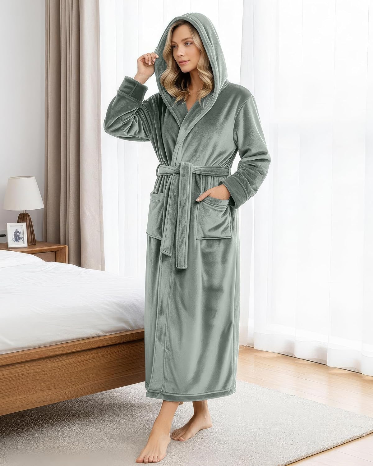 NY Threads Premium Womens Robe with Hood, Plush Fleece Long Bath Robe for Women, Fluffy Soft Women's Bathrobe