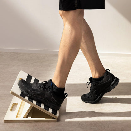 Navaris Slant Board Calf Stretcher - Adjustable Wood Incline Board for Stretching Calves - Wooden Exercise Wedge Tilt Ramp with Surface Grip