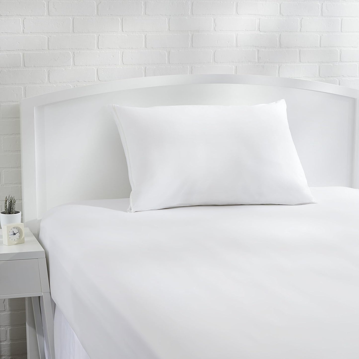 Amazon Basics Standard Breathable 100% Cotton Hypoallergenic Pillow Protector with Zipper, Machine Washable, White, 27 x 21 Inches, Pillows Not Included