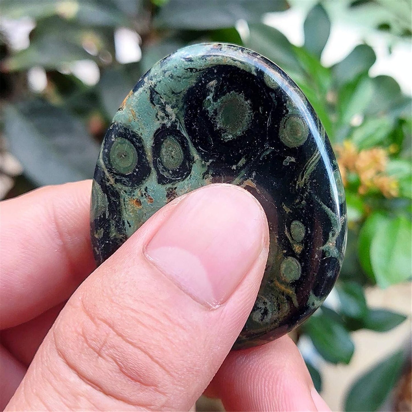 Fekuar Natural Moonstone Crystal Thumb Worry Stone, Hand Carved Healing Crystal Teardrop Pocket Worry Stones for Anxiety Stress Relief Meditation
