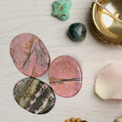 Amazing Gemstone Labradorite Thumb Worry Stone, Anxiety Stone, Healing Crystals - Piedra Crystal Fidget for Gift, Meditation, Calming, Relaxation, Stress Relief - Colors C