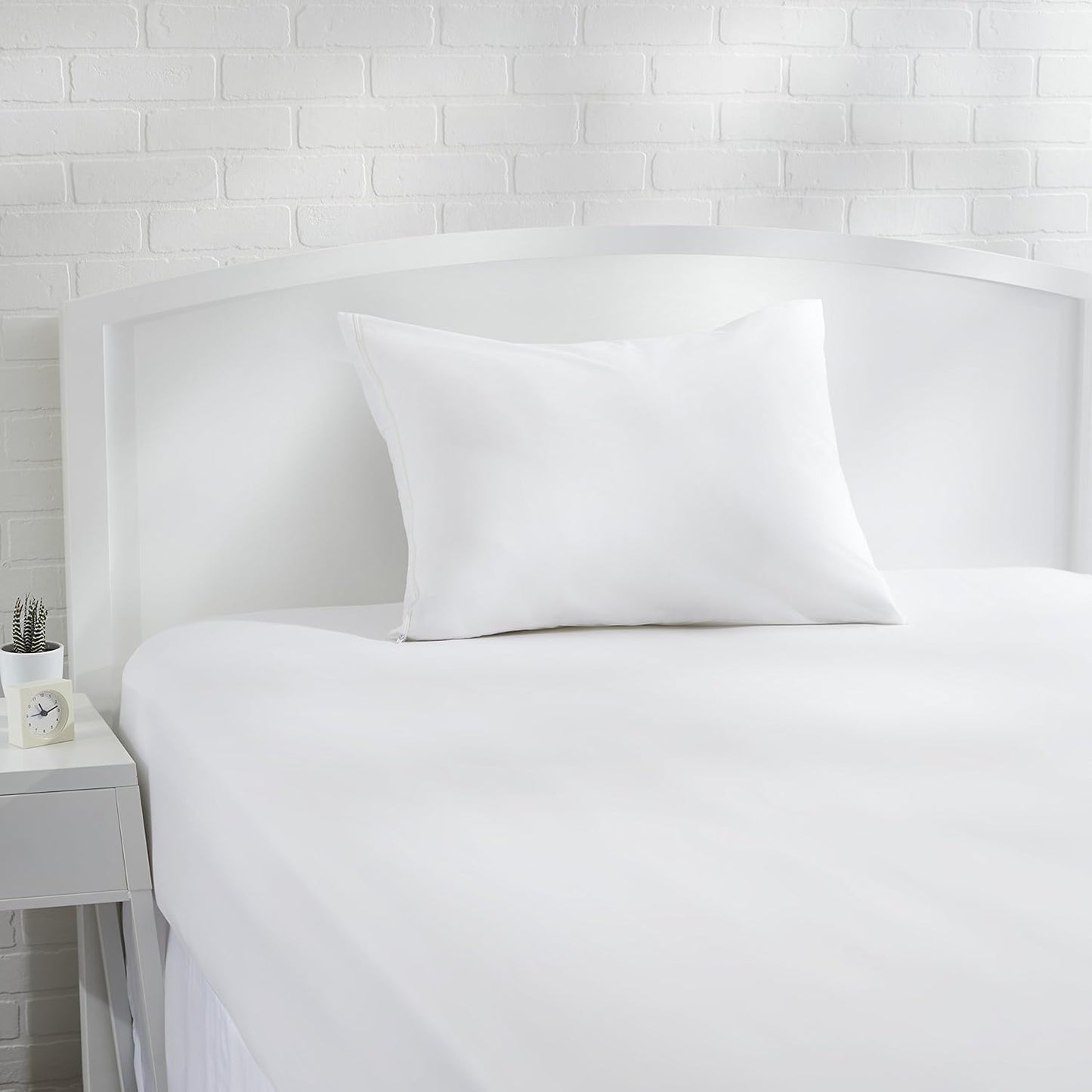 Amazon Basics Standard Breathable 100% Cotton Hypoallergenic Pillow Protector with Zipper, Machine Washable, White, 27 x 21 Inches, Pillows Not Included
