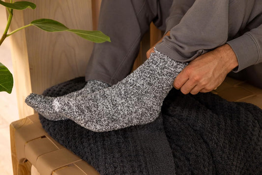 BAREFOOT DREAMS THE COZYCHIC HEATHERED WOMEN'S SOCKS