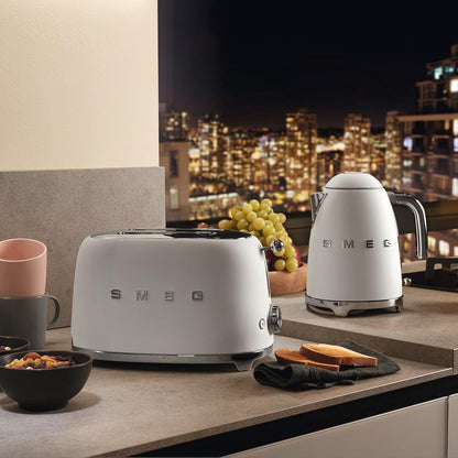 Smeg 7 Cup Water Kettle KLF03 Matte White with Soft-Opening Lid and Auto Shut-Off (Renewed)