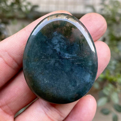 Fekuar Natural Moonstone Crystal Thumb Worry Stone, Hand Carved Healing Crystal Teardrop Pocket Worry Stones for Anxiety Stress Relief Meditation