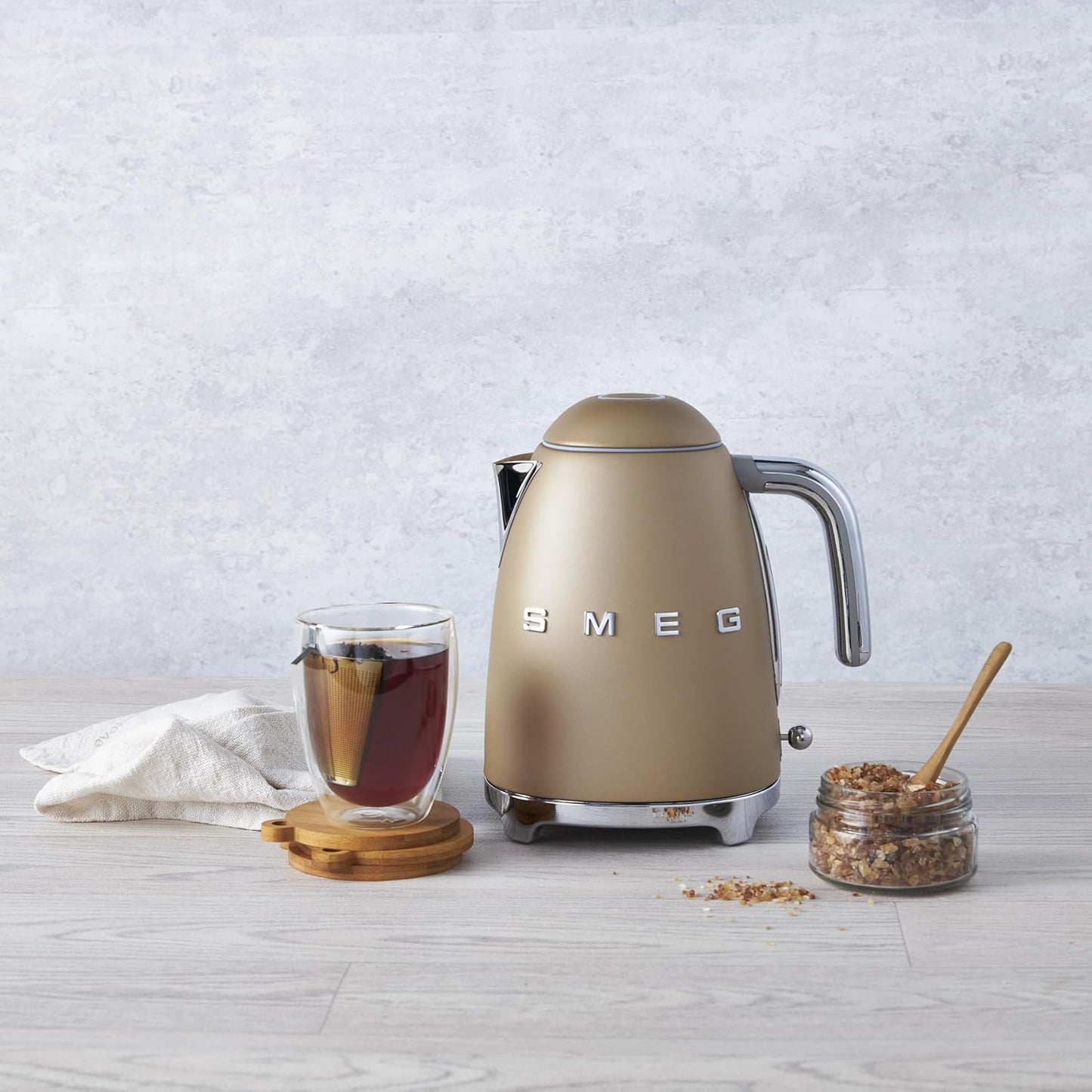 SMEG KLF03 Electric Kettle 1.7L (7 Cup), Retro Hot Water Boiler for Tea & Coffee, Fast Boiling, Auto Shut-Off, Soft Open Lid, 360° Swivel Base Countertop Kettle – Matte Champagne