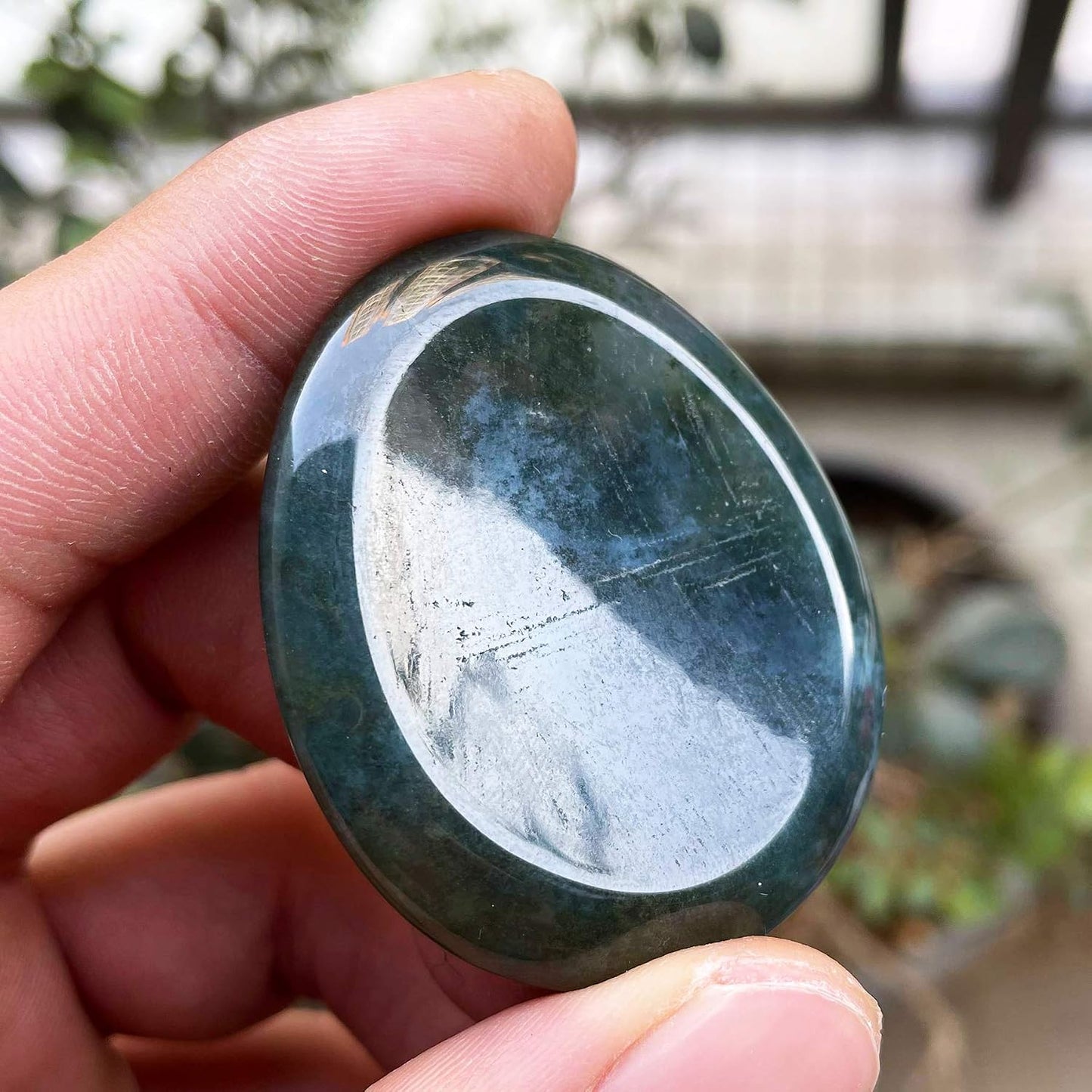 Fekuar Natural Moonstone Crystal Thumb Worry Stone, Hand Carved Healing Crystal Teardrop Pocket Worry Stones for Anxiety Stress Relief Meditation