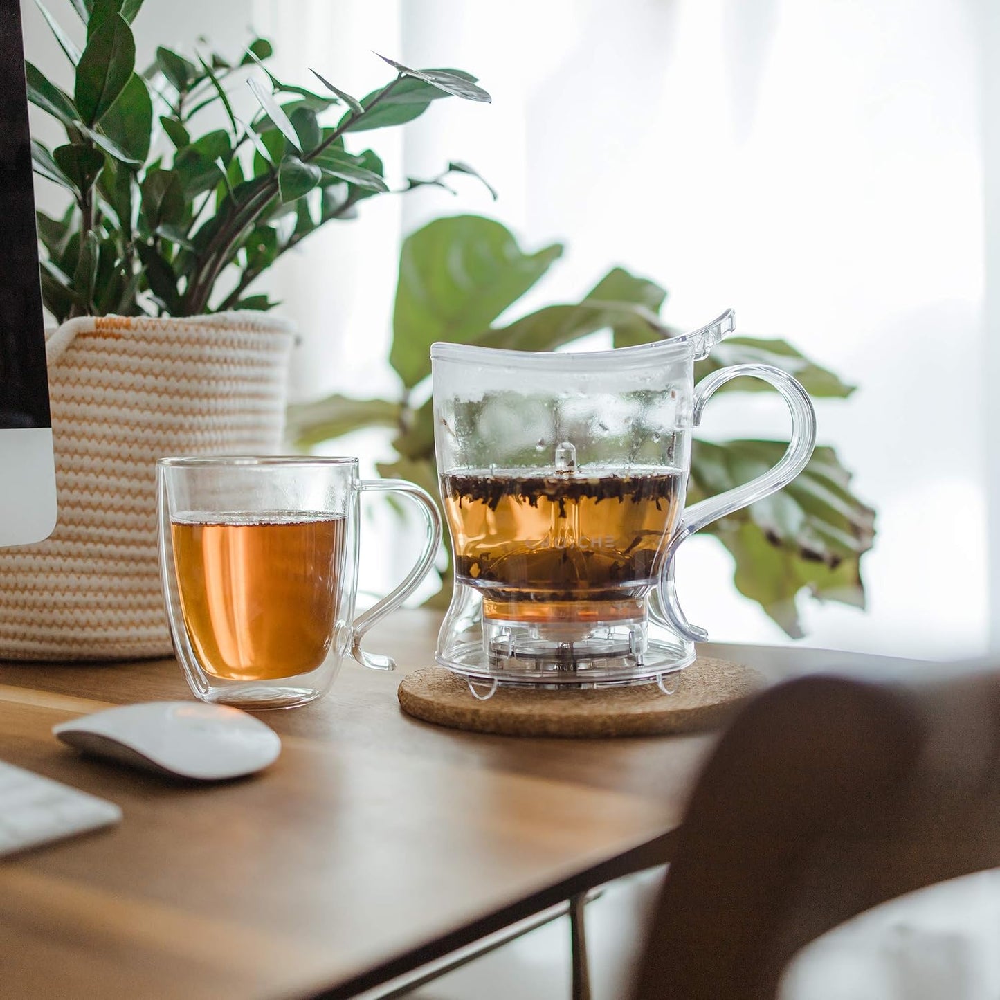 GROSCHE Aberdeen Tea Infuser Teapot & Smart Tea Maker - BPA-Free, Drip-Free Design | Coaster | Easy Brew | Easy Clean Steeper | Loose Leaf Brewing - Stylish Design | 17.7 oz - 525 ml - Black