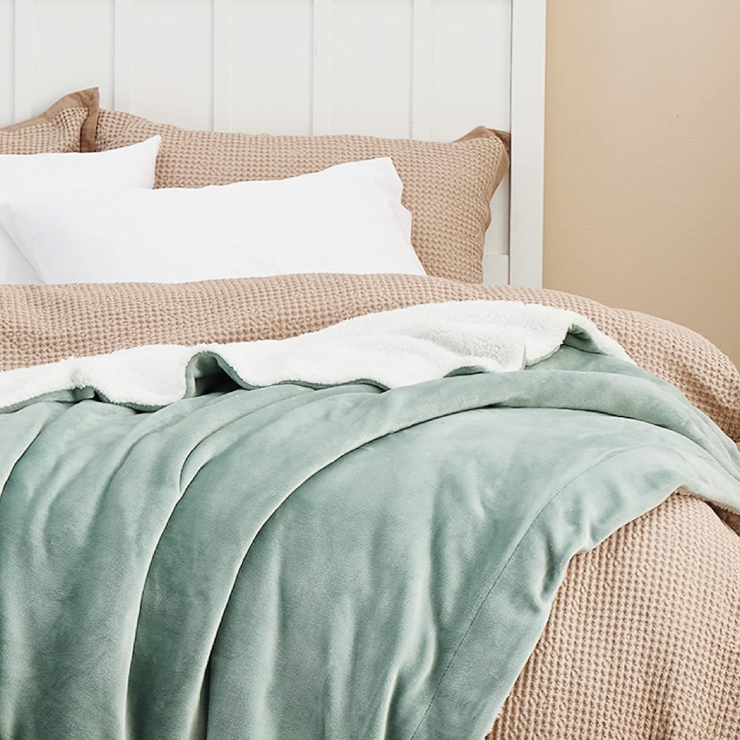 Bedsure GentleSoft Sherpa Fleece Throw Blanket for Couch, Non-Heated, Thick & Warm Cozy Blanket for Winter, Soft Fuzzy Plush Throw Gifts for Women and Men, Grey, 50x60 Inches