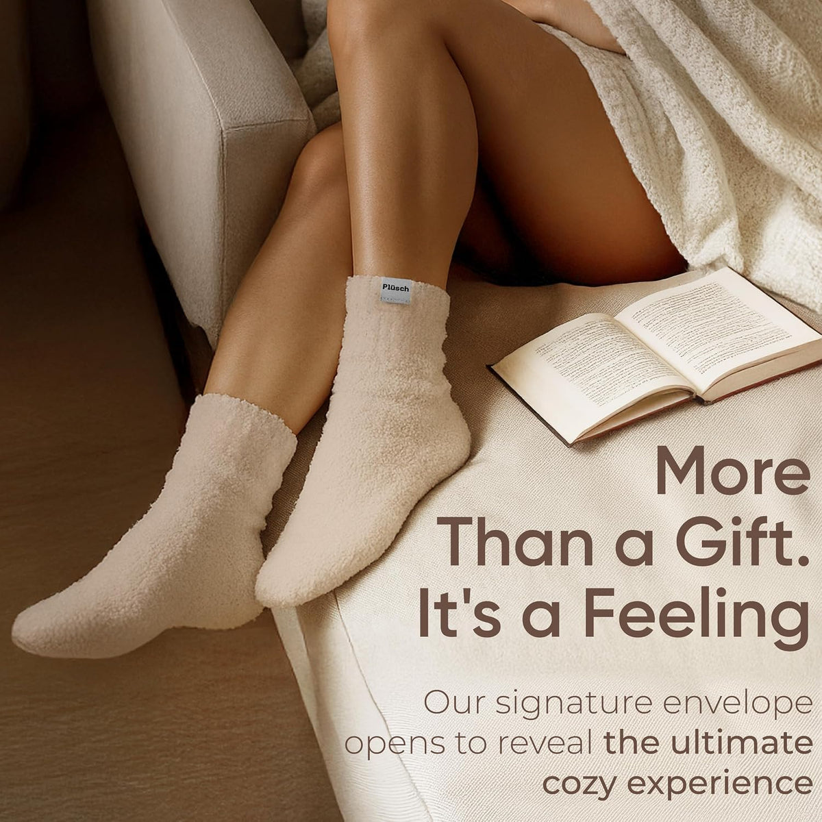 Plüsch Gift for Women – Ultra-Soft Cozy Cloud Socks in Kraft Envelope – Thoughtful Self-Care, Unique Birthday Gifts for Women