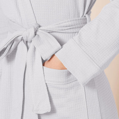 Amazon Essentials Women's Lightweight Cotton Blend Waffle Mid-Length Bathrobe, Breathable Loungewear (Available in Plus Size)